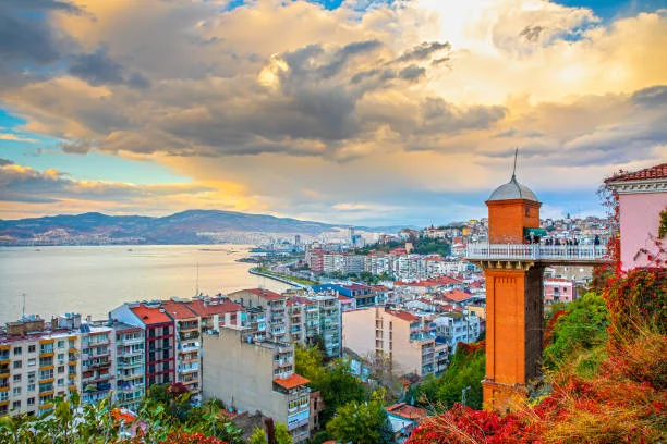 İzmir Ev Taşıma Fiyatları 2025 – Güncel Rehber